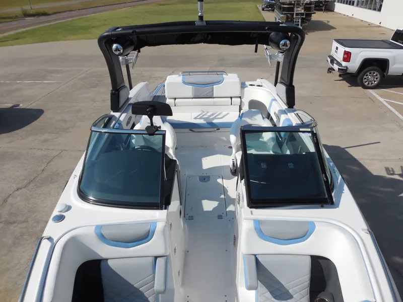 Slide: The Image of Chaparral 26 Surf 2023 - 14