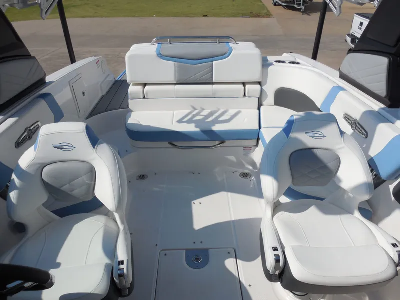 Slide: The Image of Chaparral 26 Surf 2023 - 15