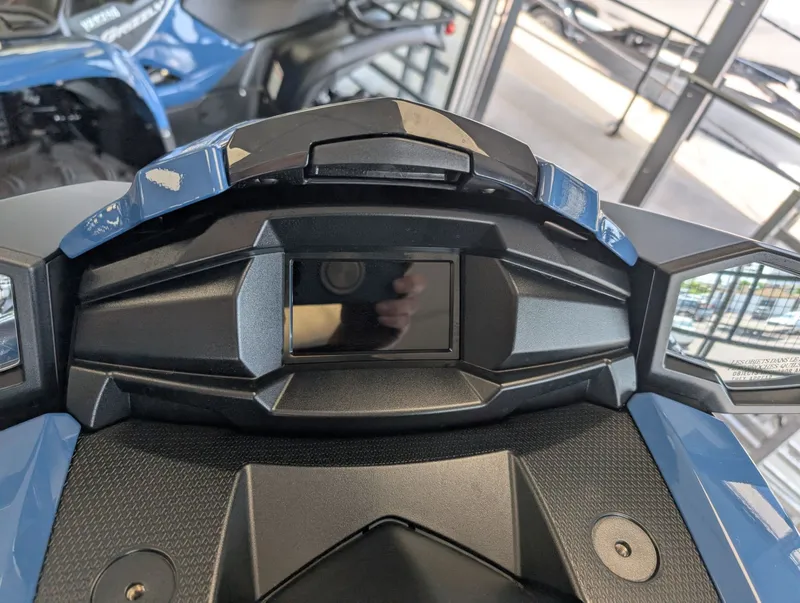 Slide: The Image of Yamaha VX CRUISER HO 2025 - 12