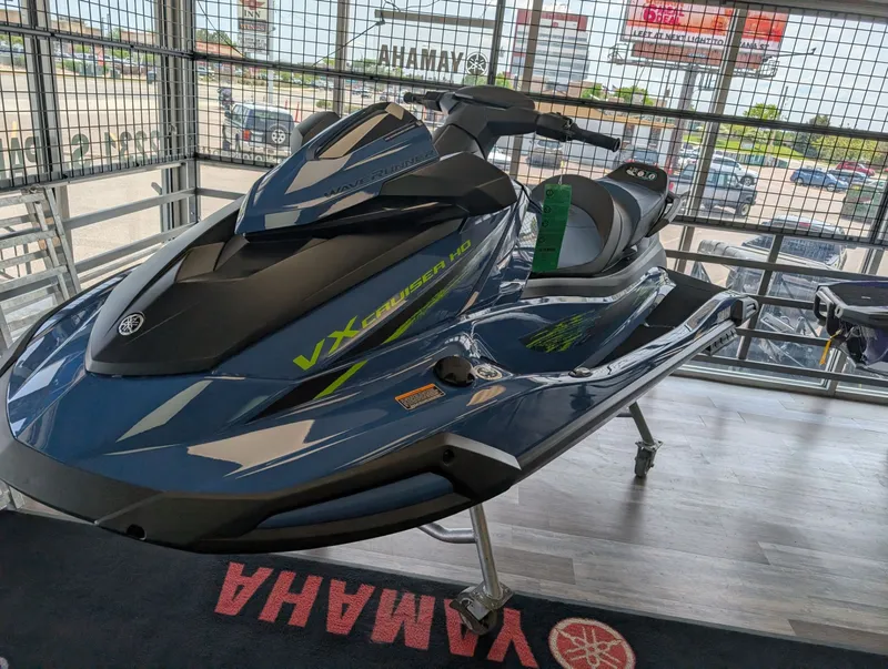 Slide: The Image of Yamaha VX CRUISER HO 2025 - 5