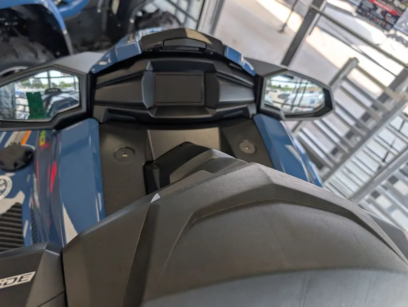 Slide: The Image of Yamaha VX CRUISER HO 2025 - 8