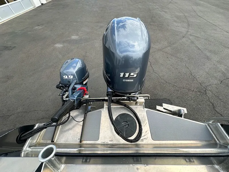 Slide: The Image of Stabi-Craft 1850 Fisher Offshore 2021 - 18