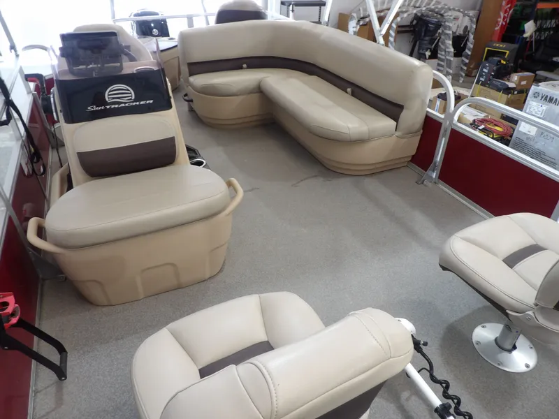 Slide: The Image of Sun Tracker 18 Bass Buggy 2019 - 10