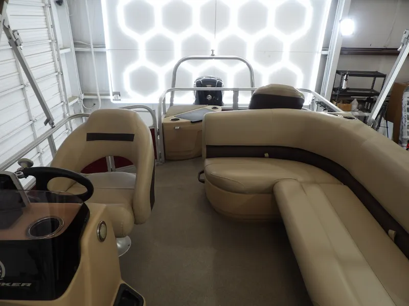 Slide: The Image of Sun Tracker 18 Bass Buggy 2019 - 13