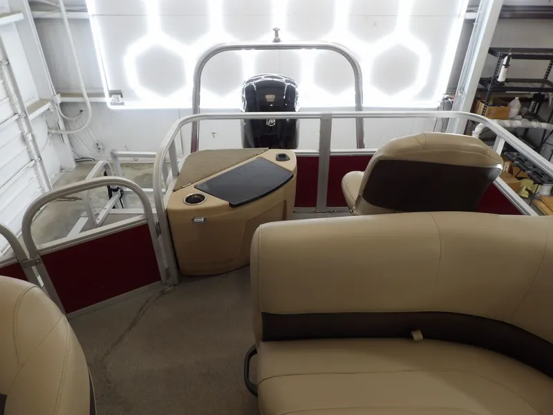 Slide: The Image of Sun Tracker 18 Bass Buggy 2019 - 14