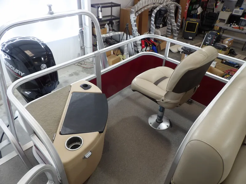 Slide: The Image of Sun Tracker 18 Bass Buggy 2019 - 15