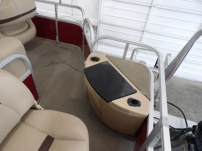 Slide: The Image of Sun Tracker 18 Bass Buggy 2019 - 16