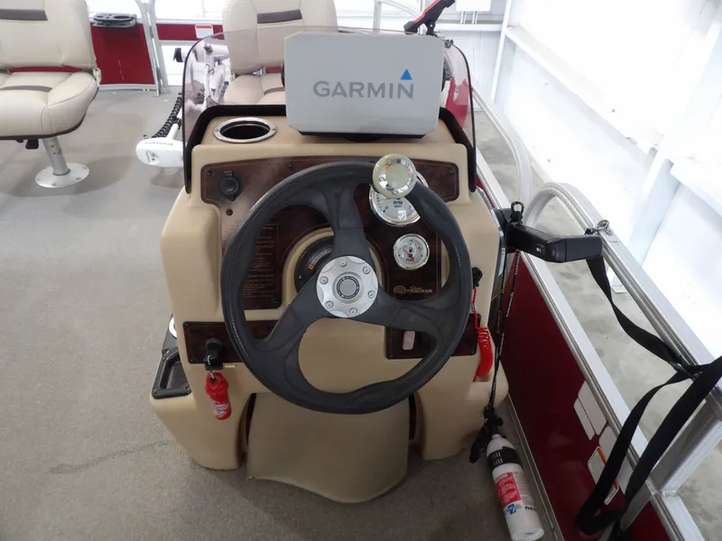 Slide: The Image of Sun Tracker 18 Bass Buggy 2019 - 18