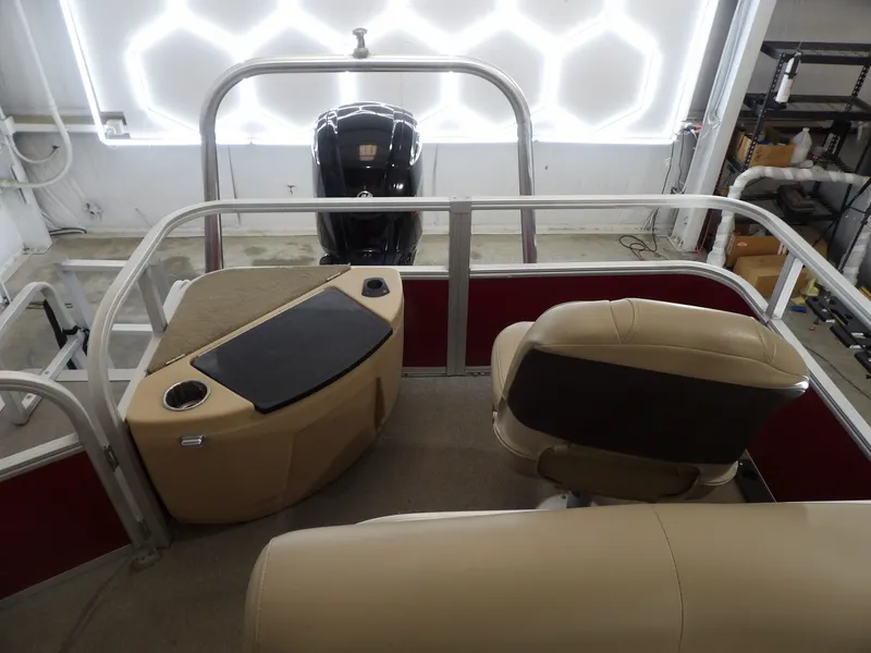 Slide: The Image of Sun Tracker 18 Bass Buggy 2019 - 25