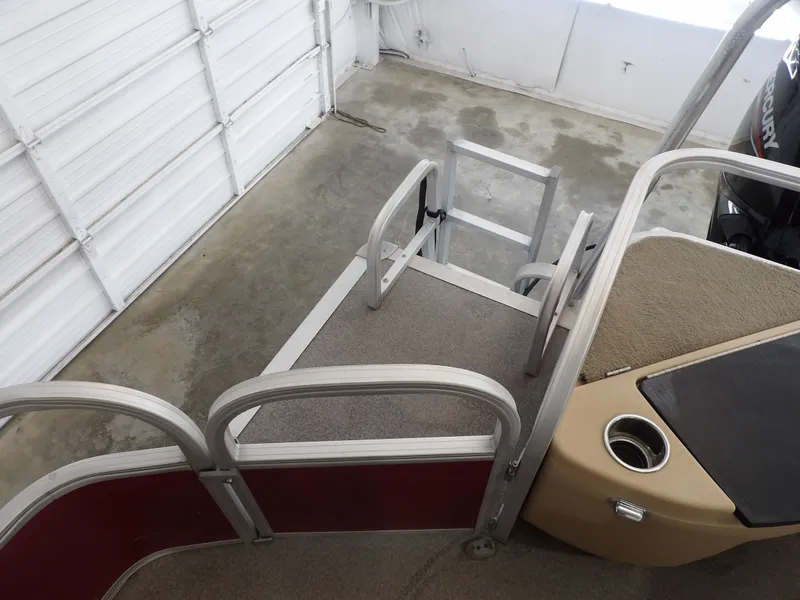 Slide: The Image of Sun Tracker 18 Bass Buggy 2019 - 26