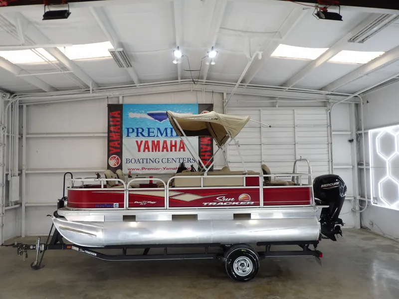 Slide: The Image of Sun Tracker 18 Bass Buggy 2019 - 27