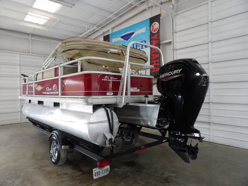 Slide: The Image of Sun Tracker 18 Bass Buggy 2019 - 5