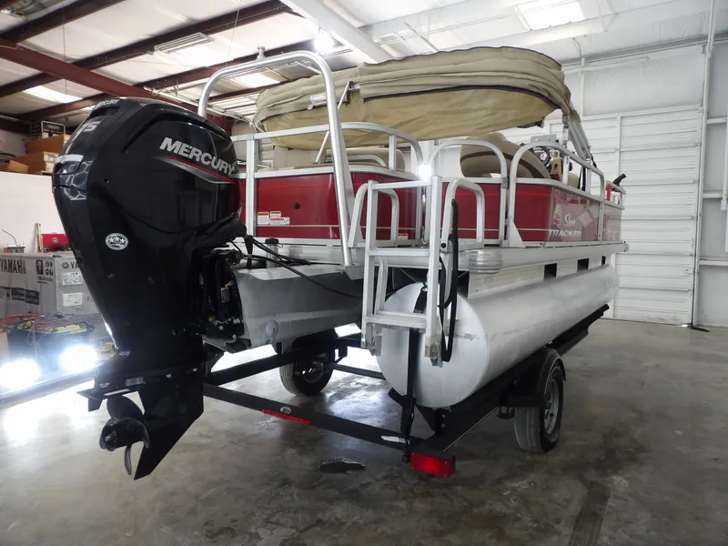 Slide: The Image of Sun Tracker 18 Bass Buggy 2019 - 9