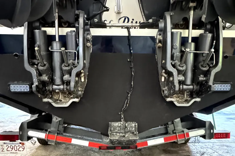 Slide: The Image of Rear view of a 2007 Regulator 32 Forward Seating boat on a trailer. - 8