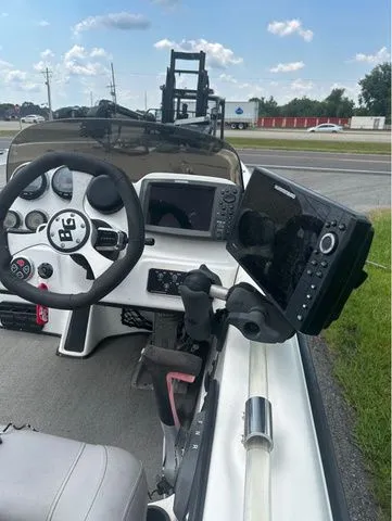 Slide: The Image of Bass Cat Cougar 2008 - 4