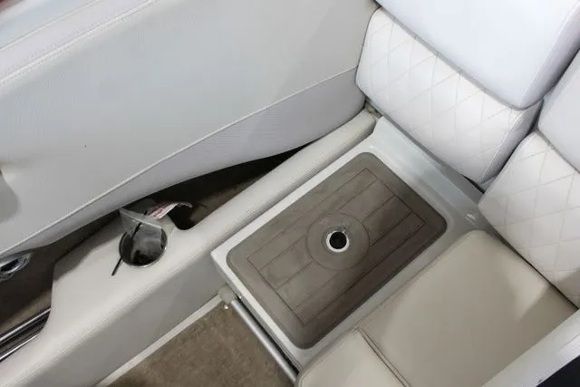 Slide: The Image of Crownline Boats 215 SS 2017 - 14