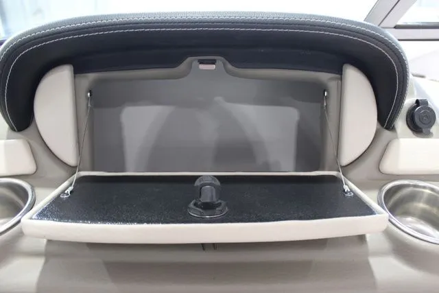 Slide: The Image of Crownline Boats 215 SS 2017 - 17