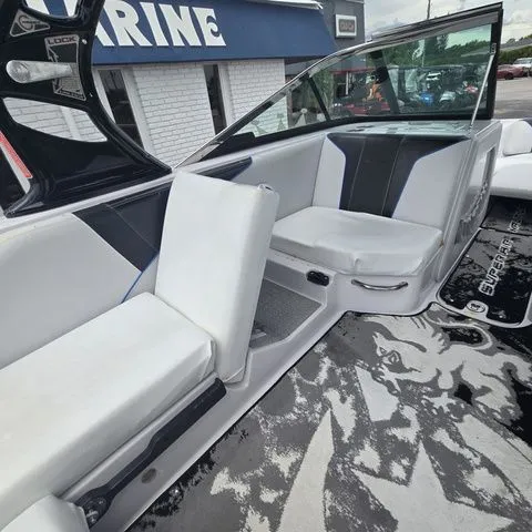 Slide: The Image of Nautique Super Air Nautique 210 Team Edition 2010 - 14