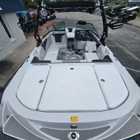 Slide: The Image of Nautique Super Air Nautique 210 Team Edition 2010 - 9