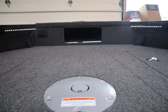 Slide: The Image of Crestliner 2050 Fish Hawk 2026 - 16