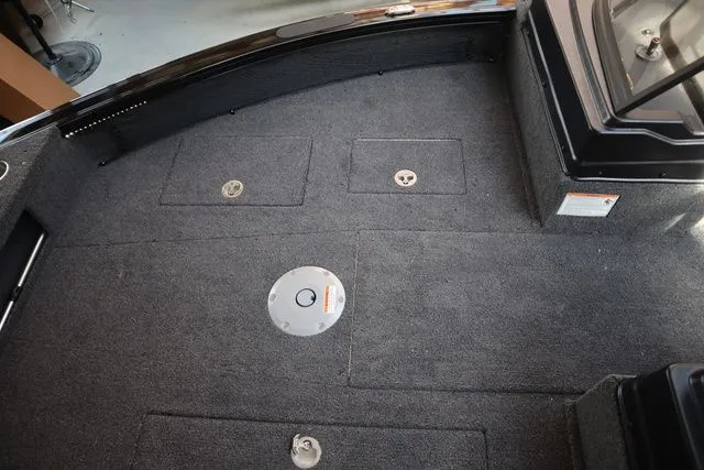 Slide: The Image of Crestliner 2050 Fish Hawk 2026 - 17