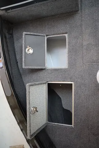 Slide: The Image of Crestliner 2050 Fish Hawk 2026 - 18