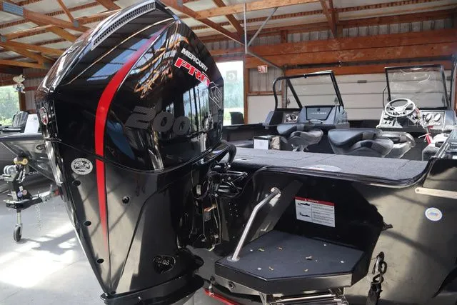 Slide: The Image of Crestliner 2050 Fish Hawk 2026 - 3