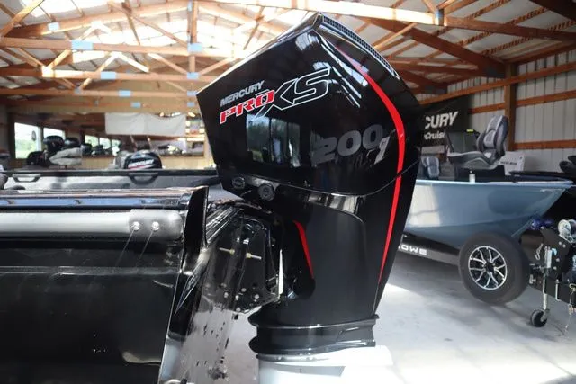 Slide: The Image of Crestliner 2050 Fish Hawk 2026 - 7