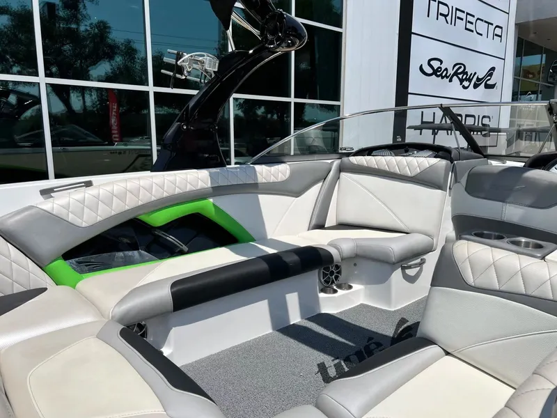 Slide: The Image of Tigé Z3 2014 - 15