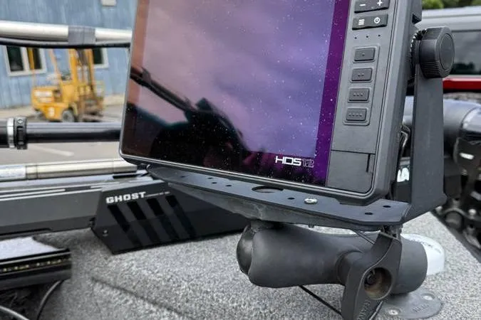 Slide: The Image of Fishfinder display on 2020 Lund 1875 Pro-V Sport boat, featuring HDS12 technology. - 13