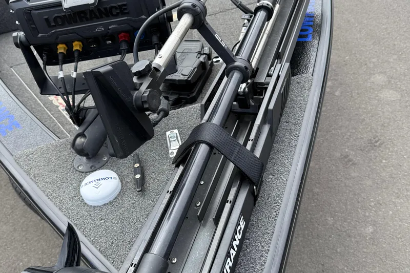 Slide: The Image of 2020 Lund 1875 Pro-V Sport boat with Lowrance electronics and fishing gear. - 5