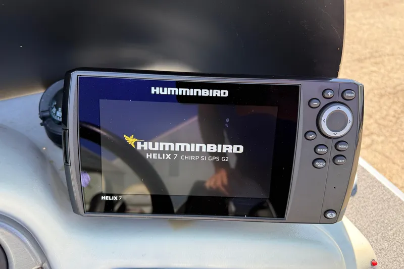 Slide: The Image of Humminbird Helix 7 CHIRP SI GPS G2 on 1999 Alumacraft Tournament Pro 175 CS boat. - 19