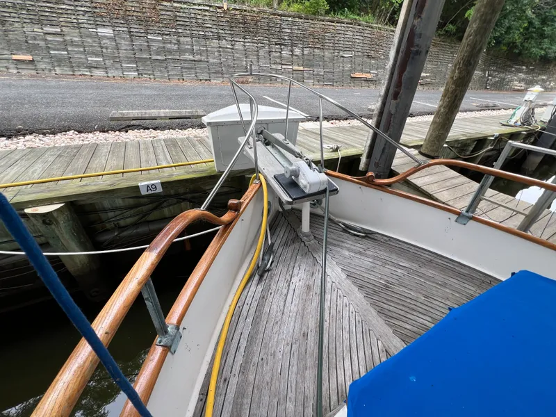 Slide: The Image of Grand Banks 36 Classic 1983 - 11