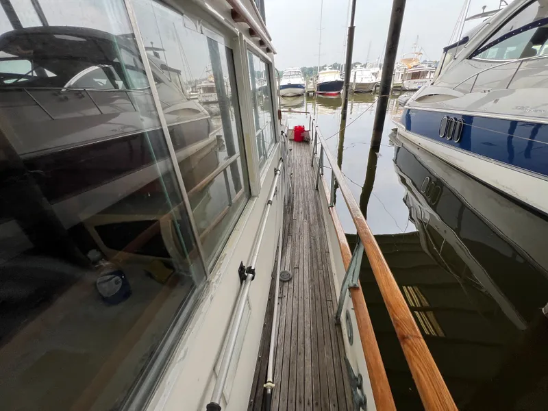 Slide: The Image of Grand Banks 36 Classic 1983 - 13