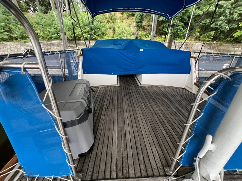 Slide: The Image of Grand Banks 36 Classic 1983 - 17