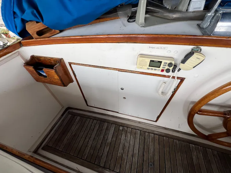 Slide: The Image of Grand Banks 36 Classic 1983 - 20