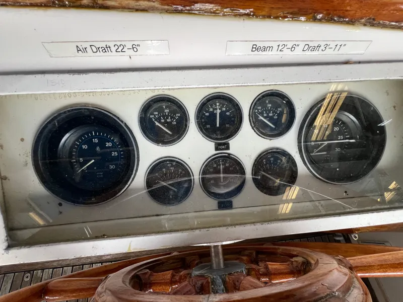 Slide: The Image of Grand Banks 36 Classic 1983 - 25