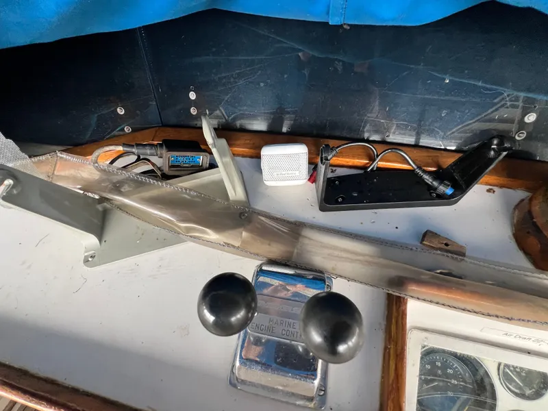 Slide: The Image of Grand Banks 36 Classic 1983 - 26