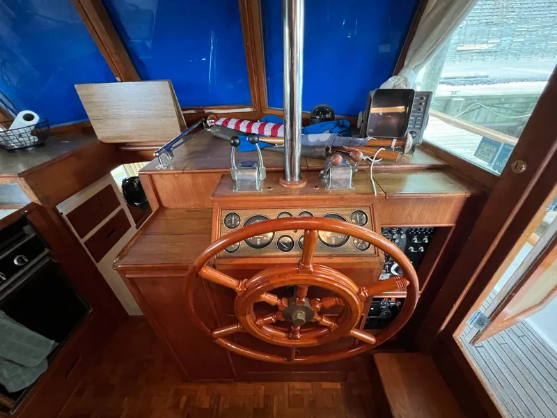 Slide: The Image of Grand Banks 36 Classic 1983 - 30