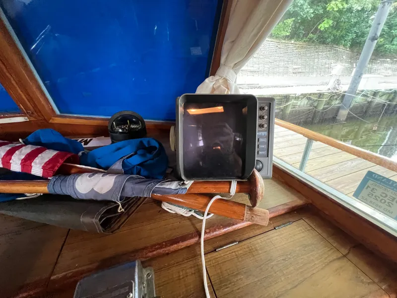 Slide: The Image of Grand Banks 36 Classic 1983 - 32