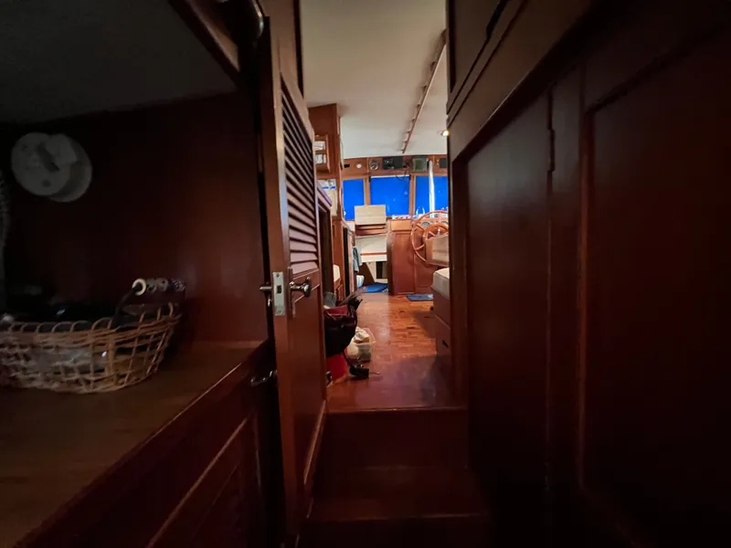 Slide: The Image of Grand Banks 36 Classic 1983 - 44