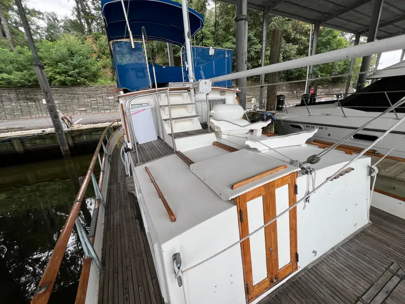 Slide: The Image of Grand Banks 36 Classic 1983 - 5