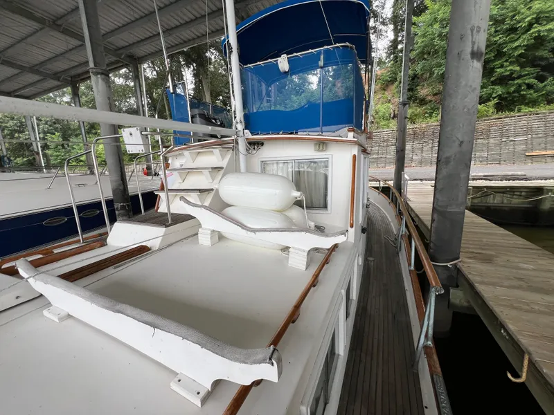 Slide: The Image of Grand Banks 36 Classic 1983 - 7