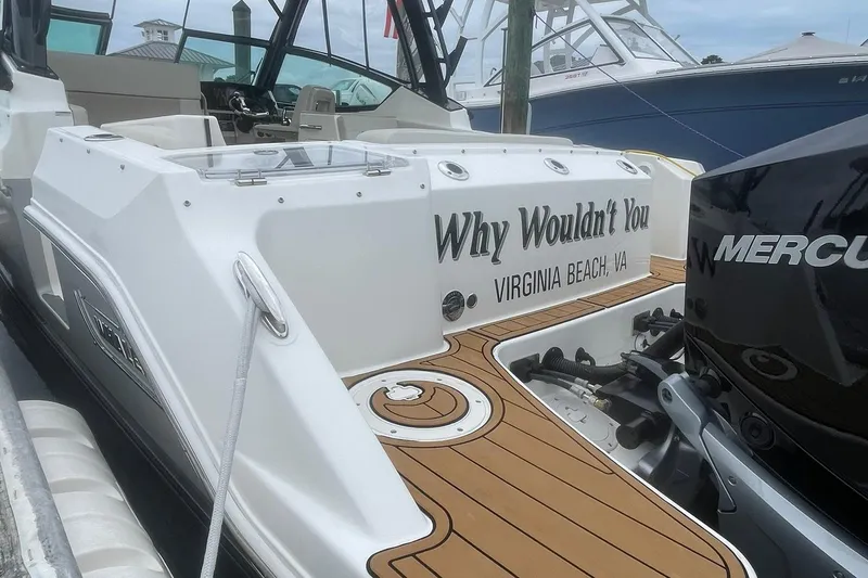 Slide: The Image of Boston Whaler 280 Vantage 2023 - 71