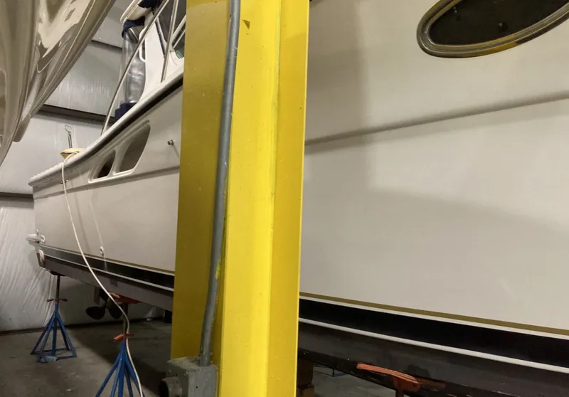 Slide: The Image of Tiara 3500 Open 2000 - 2