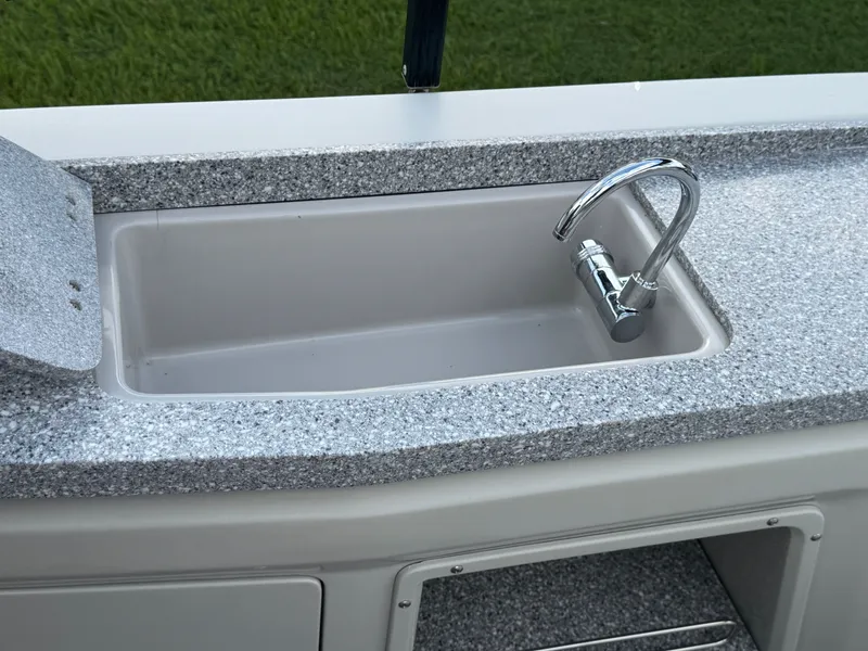 Slide: The Image of Tahoe CAS VRBW25T 2023 - 23