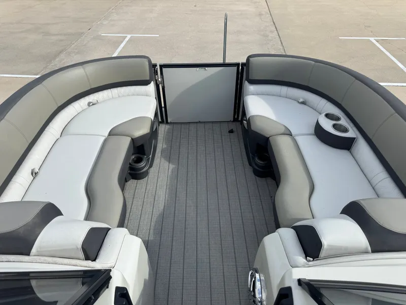 Slide: The Image of Tahoe CAS VRBW25T 2023 - 28