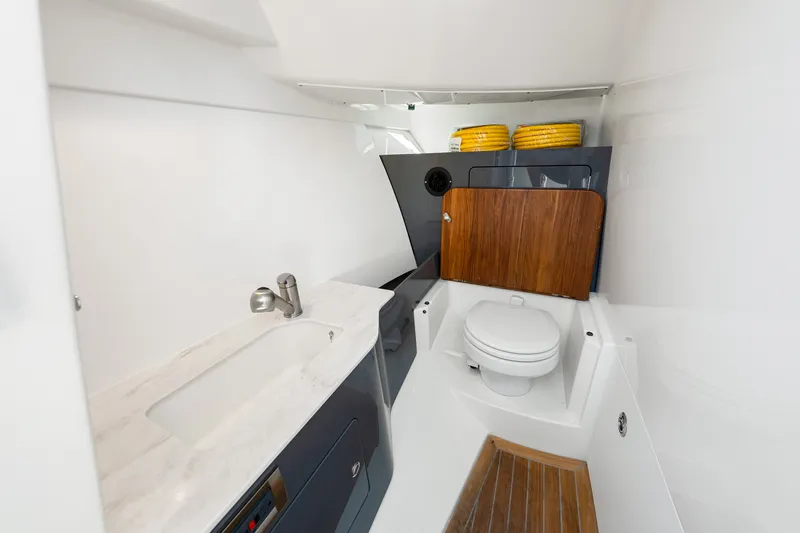 Slide: The Image of Boston Whaler 330 Vantage 2026 - 41