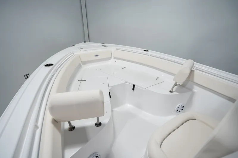 Slide: The Image of Sea Hunt Ultra 245 SE 2026 - 20