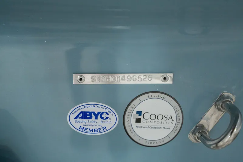 Slide: The Image of Sea Hunt Ultra 245 SE 2026 - 26